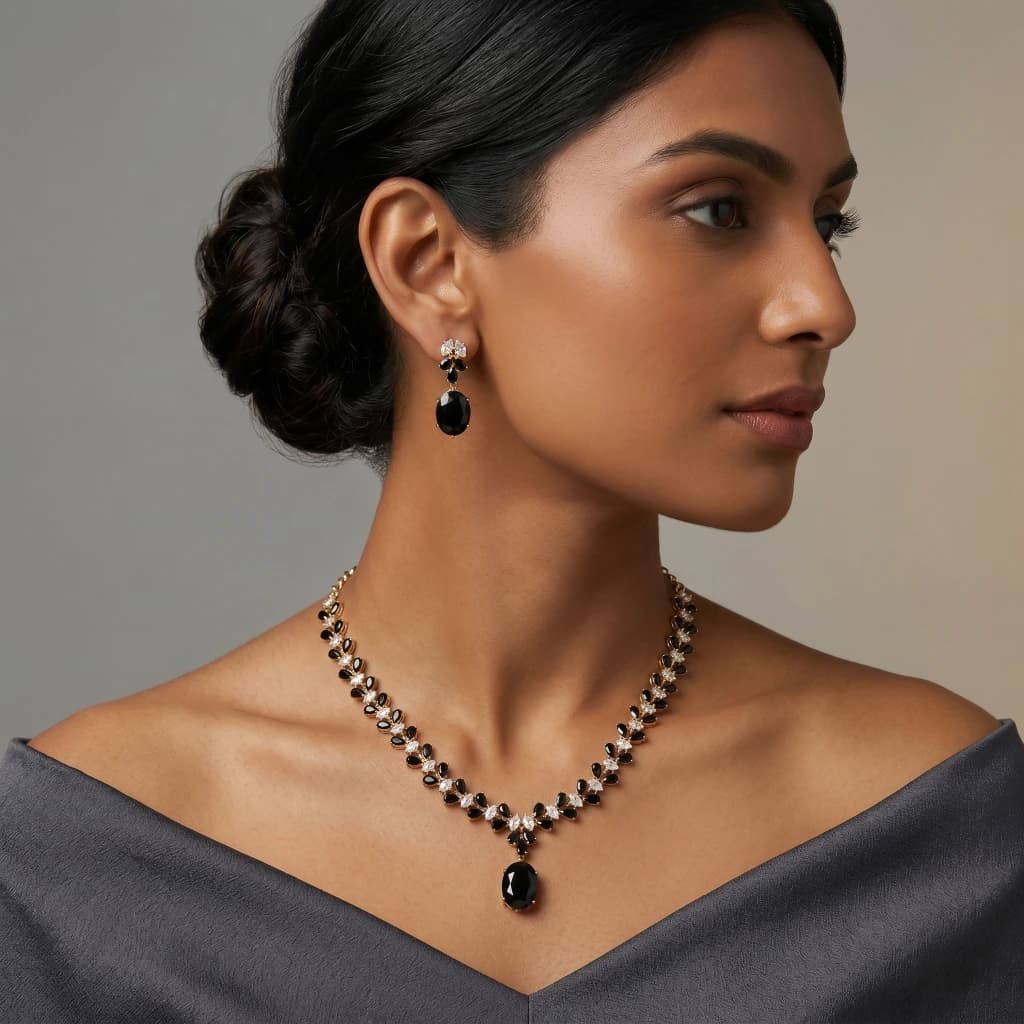 Veda Noir Royale Necklace Set image 3