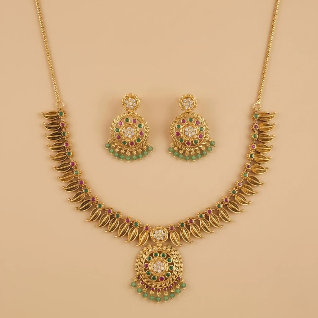 The Kiara Leaf Medallion Necklace Set image 4
