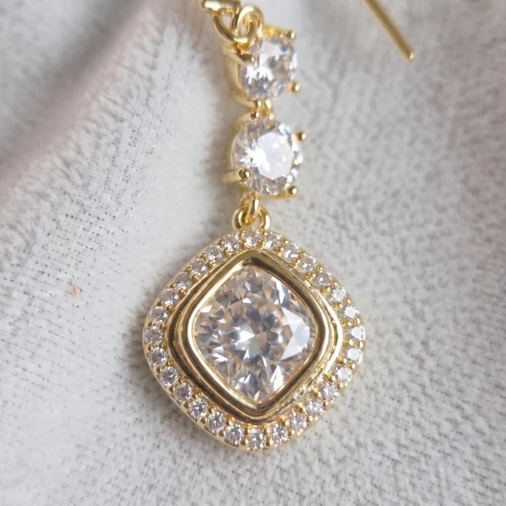 Aashna Gold Drop Earrings image 3