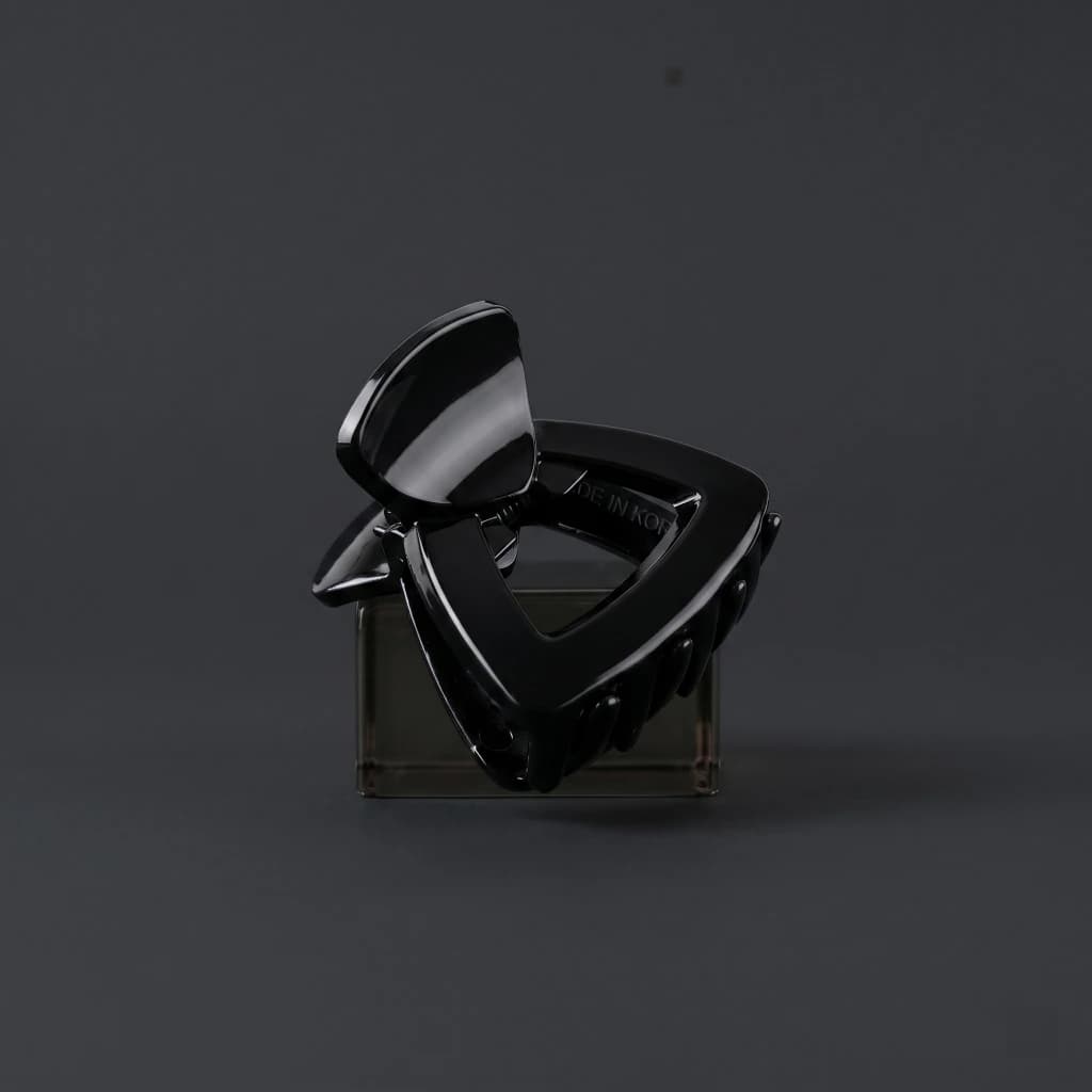 QDORA Black Glossy Geometric Claw Clip image 1
