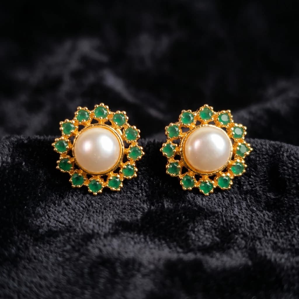 QDORA Gold Green Emerald Pearl Halo Studs image 2